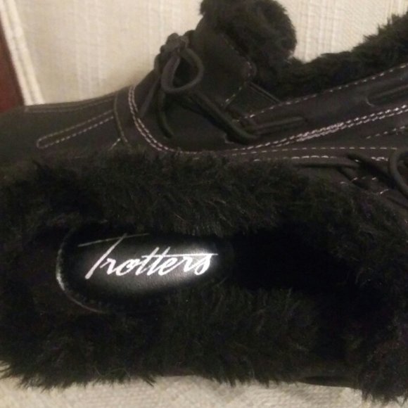 Trotters Black Fleece-Lined Winter Loafers - Picture 3 of 4